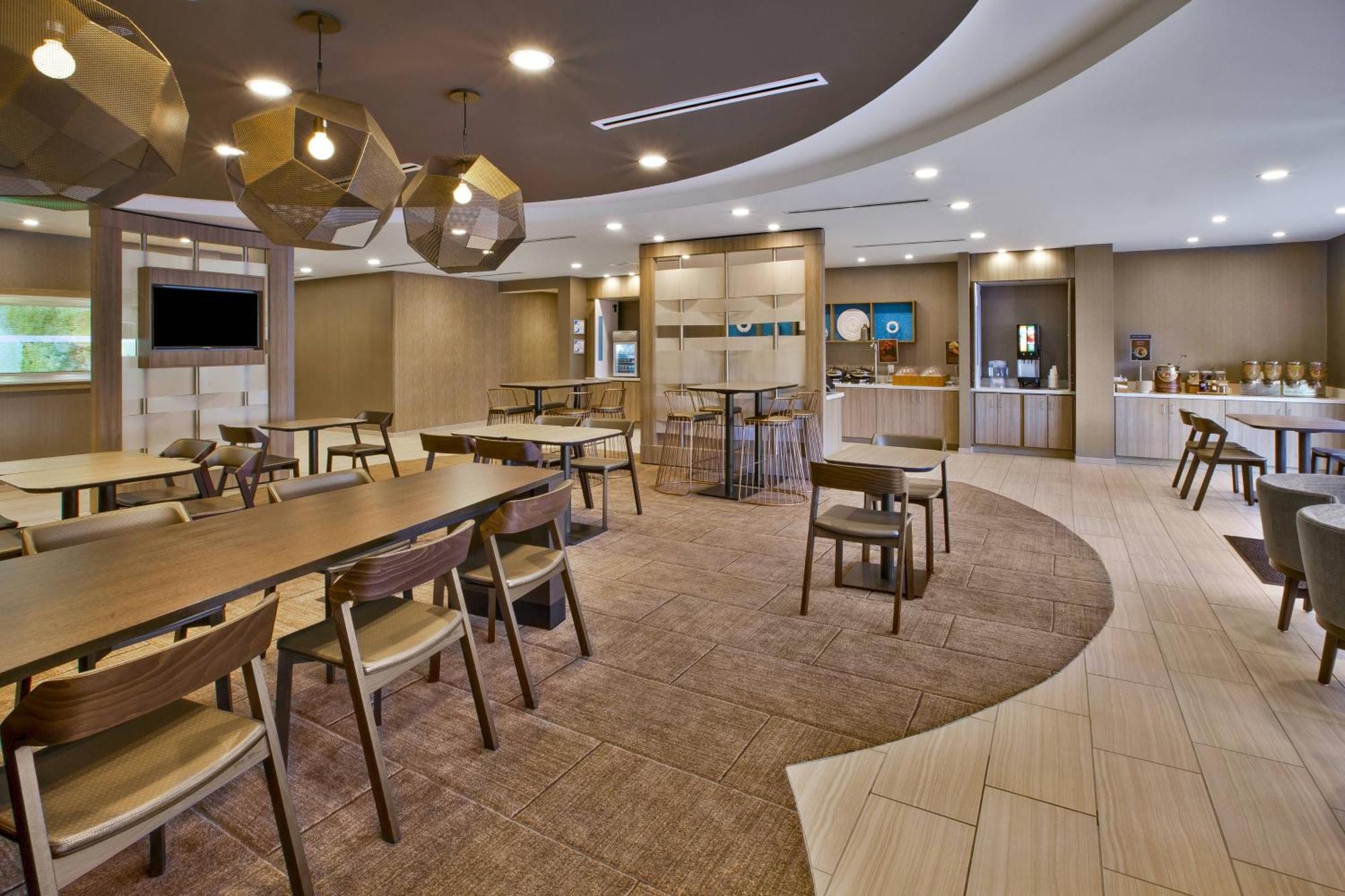 Springhill Suites By Marriott Pittsburgh Butler/Centre City Екстериор снимка