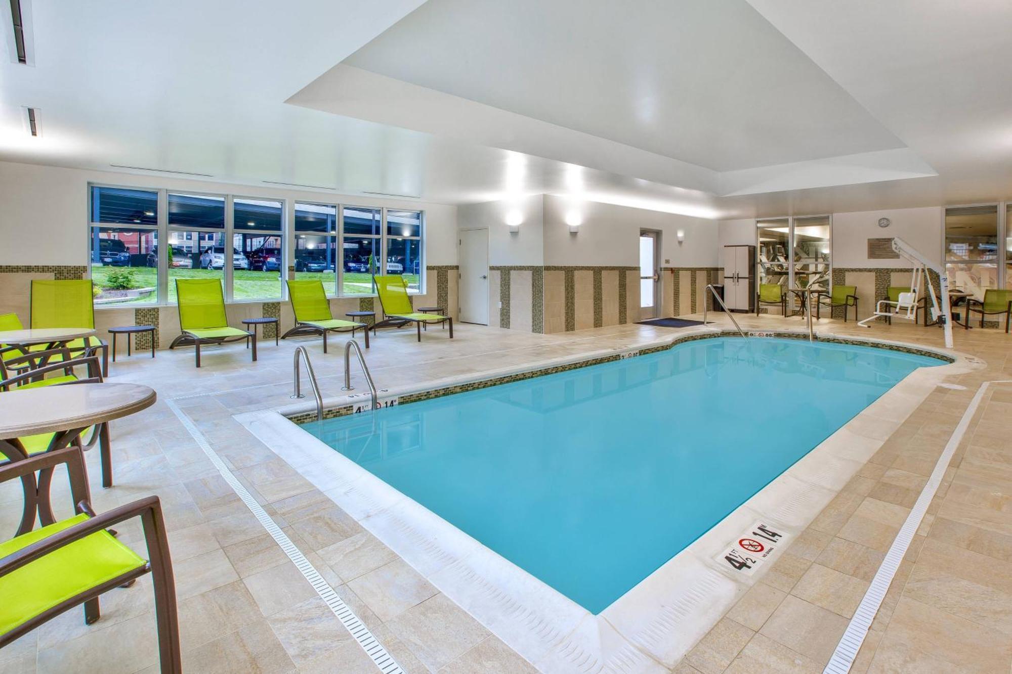 Springhill Suites By Marriott Pittsburgh Butler/Centre City Екстериор снимка