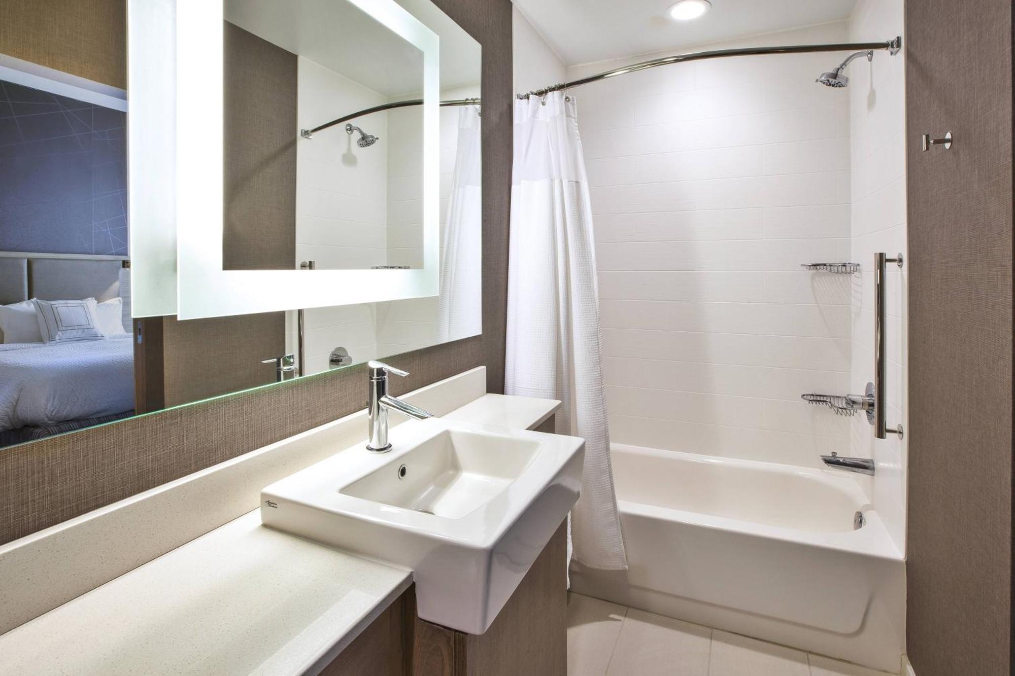 Springhill Suites By Marriott Pittsburgh Butler/Centre City Екстериор снимка
